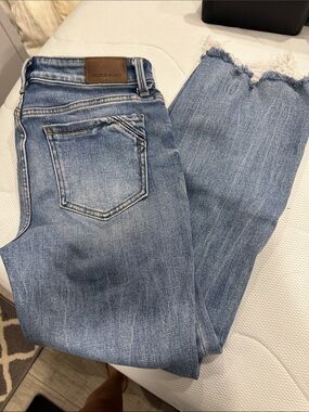 Buckle Light Blue Frayed Hem Ankle Jeans